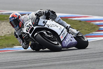Yonny Hernández siguió con problemas en Brno