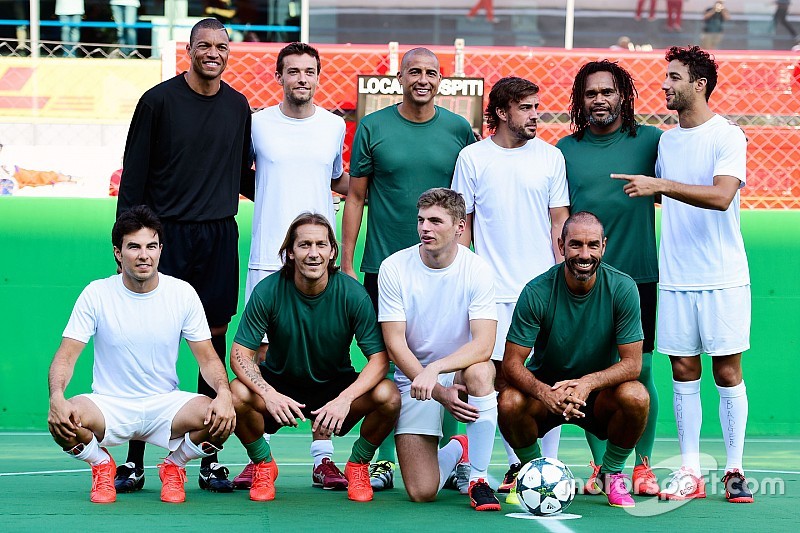 Galería: partido pilotos vs ex futbolistas por el terremoto de Italia