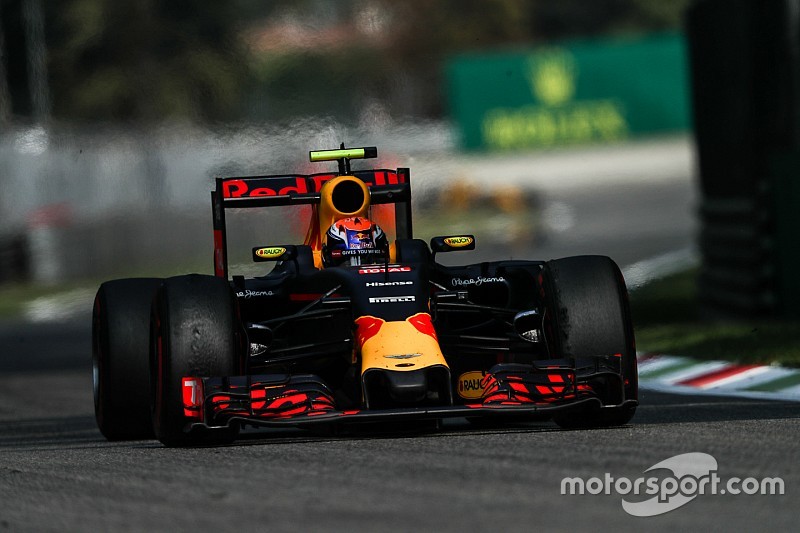 Stewart: “Verstappen rijdt fantastisch, maar geef hem de tijd”