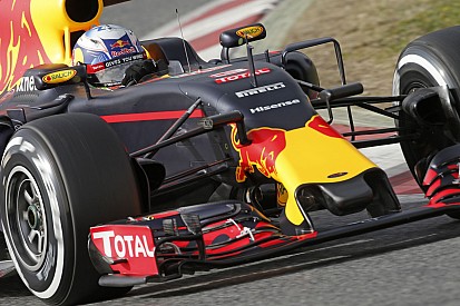 Ricciardo teszteli elsőként a Red Bull félig zárt pilótafülkéjét