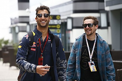 Ricciardo készül az X-faktorba? Hát ilyen hanggal nem hinnénk...