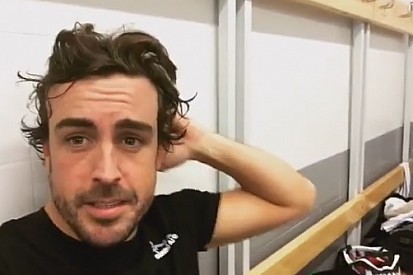 Kiderült, ki Alonso különleges vendége: együtt gokartoztak ma