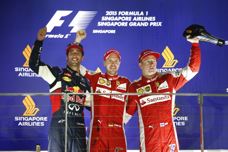 Vettel arca, mikor megtudja, hogy Räikkönen és Ricciardo előtte van a pontversenyben!