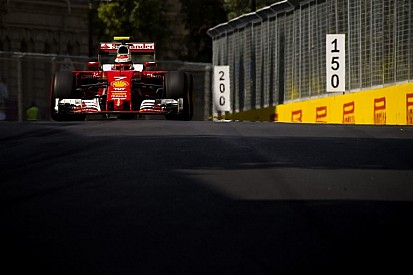 Videón az eset, amiért Räikkönen büntetést kapott Bakuban!