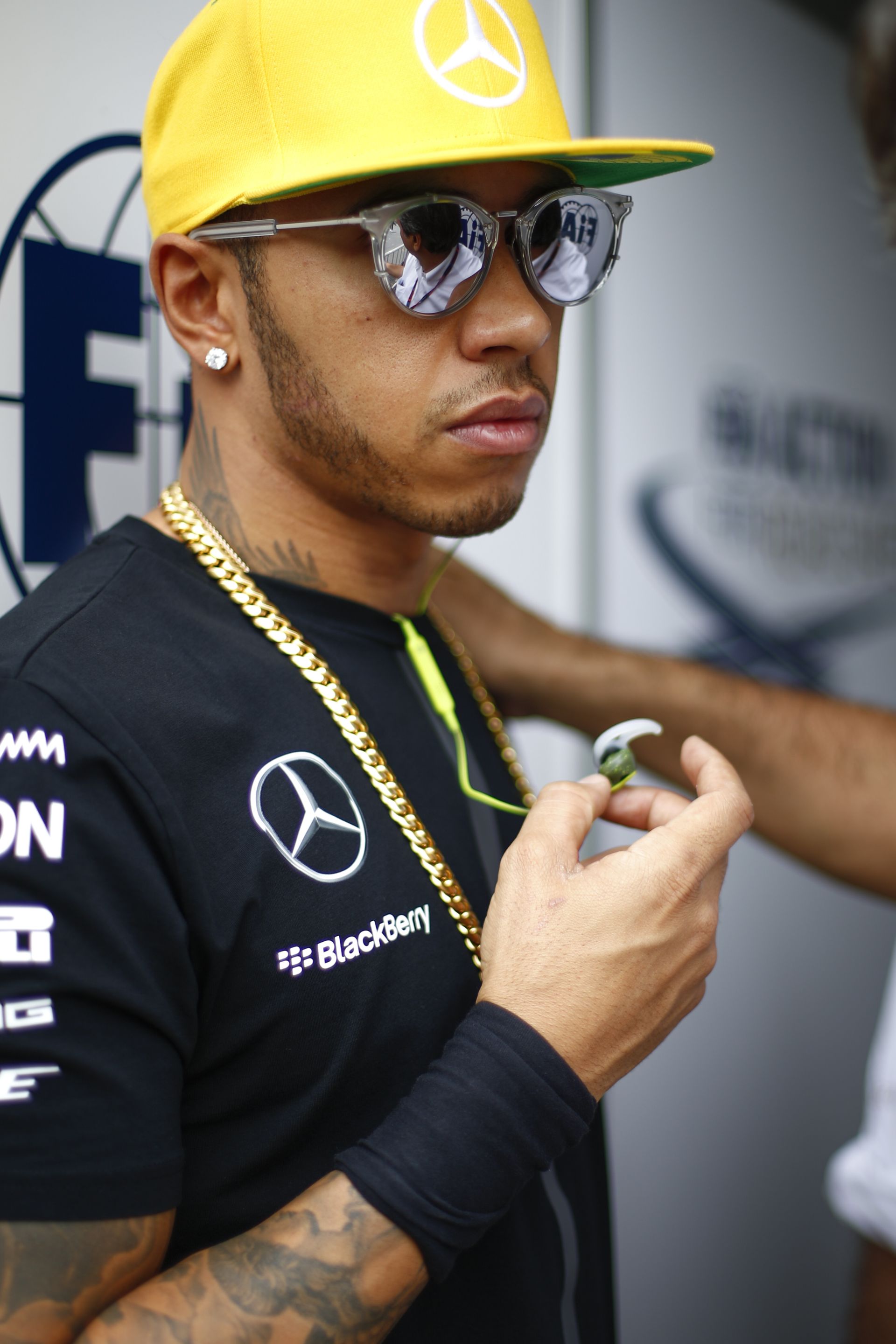 Hamilton és a cicás póló: ha kutyás, akkor sorry