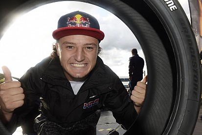 MotoGP: Millert egyik legjobb barátja már a pályán megölelte!