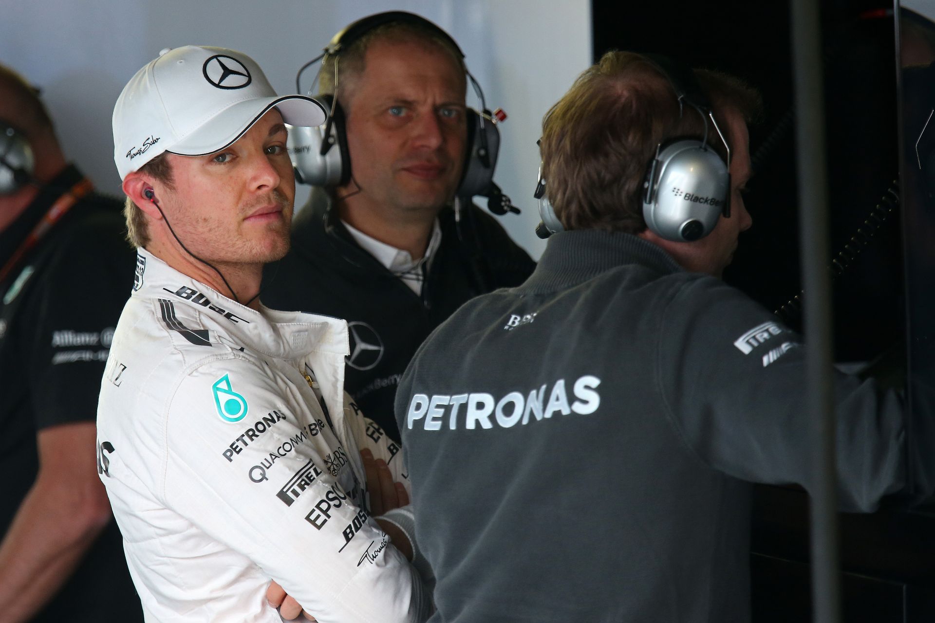 Egy szenzációs kép a Mercedestől: legendás F1-es versenygépek