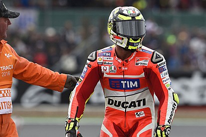 Iannone pasará revisión este sábado para intentar correr en Misano