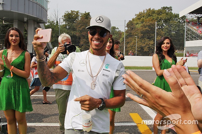 Hamilton ve a Red Bull poderoso en Singapur
