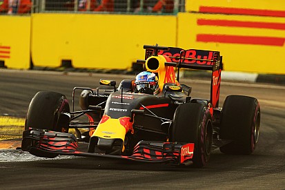 Ricciardo: “No estoy desanimado” por la diferencia con Mercedes