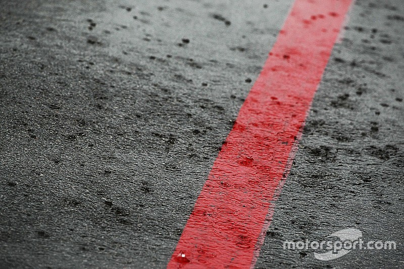 Gara 2 del Lausitzring posticipata: piove e la visibilità è quasi nulla