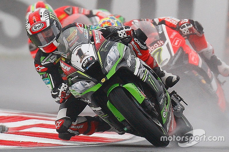 Rea vince al Lausitzring, Sykes cade: sfuma la rincorsa al titolo?