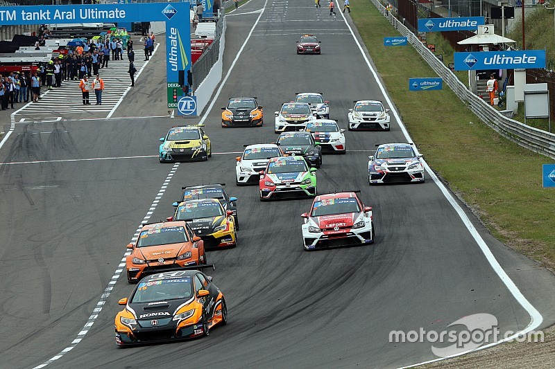TCR Benelux presenteert kalender 2017