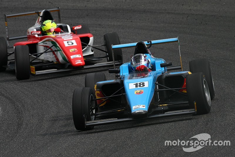 Marcos Siebert mantiene el liderato en la F4 Italiana