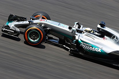Sepang, Libere 3: Hamilton davanti, Verstappen fra le Mercedes