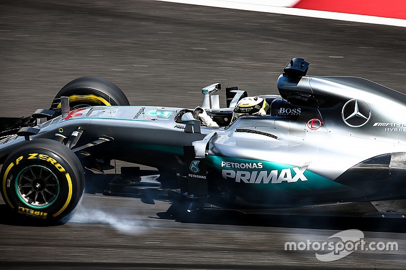 Hamilton poker di pole a Sepang, terzo Verstappen e quinto Vettel