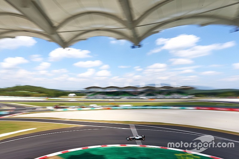 F1-coureurs verwachten veel actie in laatste bocht Sepang
