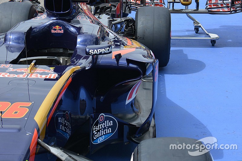 Vissza az alapokhoz: A Toro Rosso a régi kasztnijára vált!