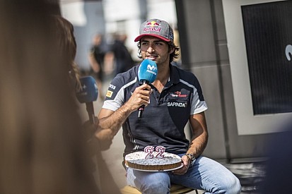 Sainz: "Ha olyan autóm lenne, mint Maxnek én is nyerni tudnék!"