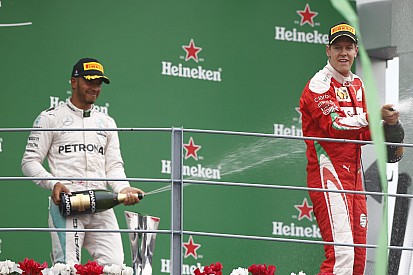 Érezd a különbséget: Így fütyülték ki Hamiltont és Rosberget! Majd jött Vettel…