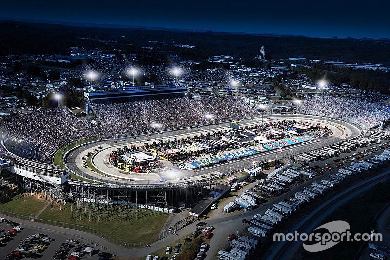 Martinsville Speedway installiert Flutlichtanlage