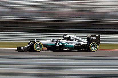 Formel 1 in Austin: Lewis Hamilton startet mit Bestzeit