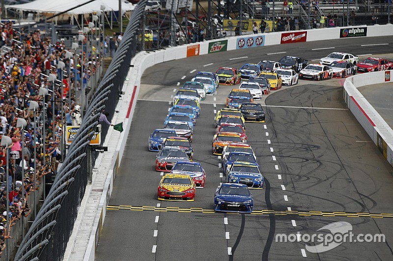 Rekord: NASCAR benötigt 29 Runden unter Gelb, um das Feld zu sortieren