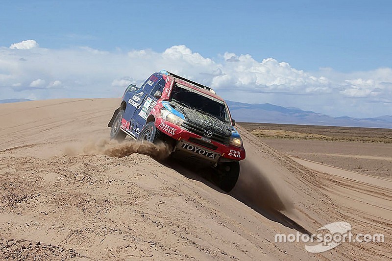 Peterhansel gana por la mínima a Loeb; Roma ya es tercero en la general