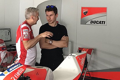 Чіабатті: Ми поки не бачили потенціал Лоренсо на Ducati
