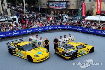#03 Corvette Racing Chevrolet Corvette C6 ZR1: Olivier Beretta, Tom Milner, Antonio Garcia and #04 Corvette Racing Chevrolet Corvette C6 ZR1: Oliver Gavin, Jan Magnussen, Richard Westbrook