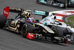 Vitaly Petrov, Lotus Renault GP, Nico Rosberg, Mercedes GP F1 Team