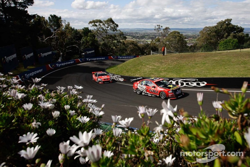 #2 Toll Holden Racing Team: Garth Tander, Nick Percat, #888 TeamVodafone: Craig Lowndes, Mark Skaife