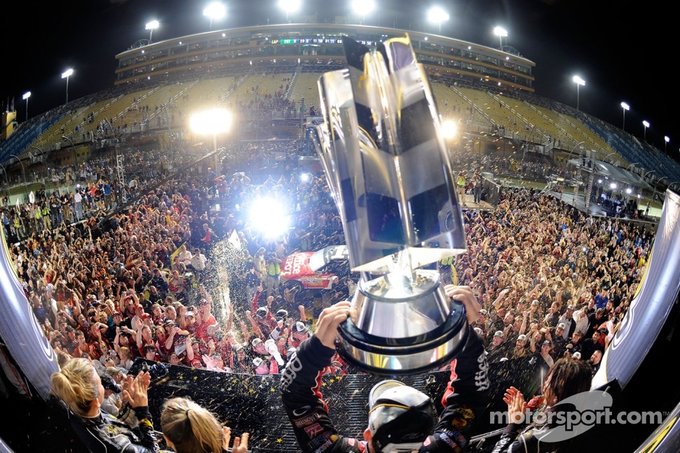 Victory lane: NASCAR Sprint Cup Series 2011 champion Tony Stewart, Stewart-Haas Racing Chevrolet celebrates