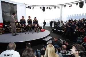 Kimi Raikkonen, Lotus Renault F1 Team with Romain Grosjean, Lotus Renault F1 Team and Jérôme d'Ambrosio, Lotus Renault F1 Team