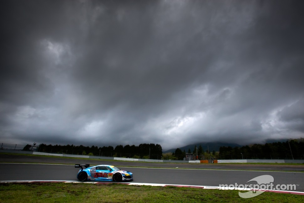#21 Hitotsuyama Racing Audi R8 LMS: Cyndie Allemann, Akihiro Tsuzuki, Yukinori Taniguchi