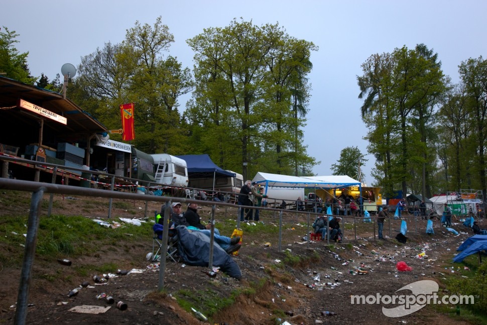 http://cdn-1.motorsport.com/static/img/mgl/1400000/1400000/1403000/1403500/1403531/s1_1.jpg