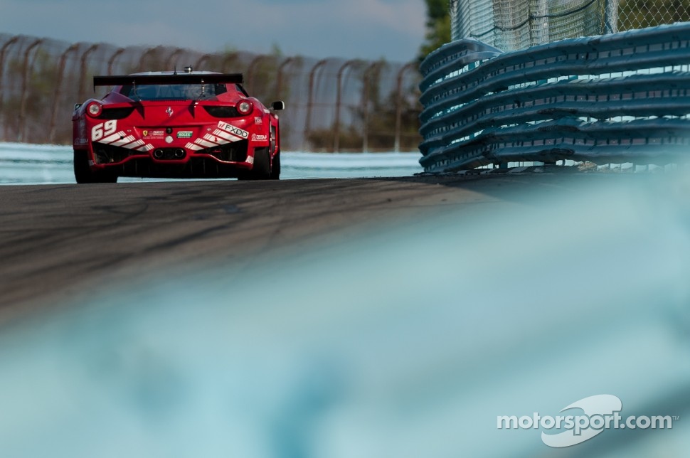 #69 AIM Autosport Team FXDD Racing With Ferrari 458: Emil Assentato, Jeff Segal