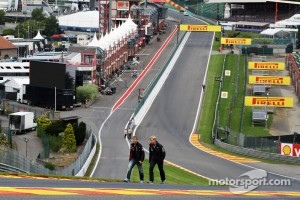 Sebastian Vettel, Red Bull Racing walks the circuit and climbs Eau Rouge with Heikki Huovinen, Personal Trainer
