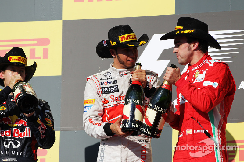 2012. Подіум: 1. Льюіс Хемілтон, McLaren-Mercedes. 2. Себастьян Феттель, Red Bull-Renault. 3. Фернандо Алонсо, Ferrari
