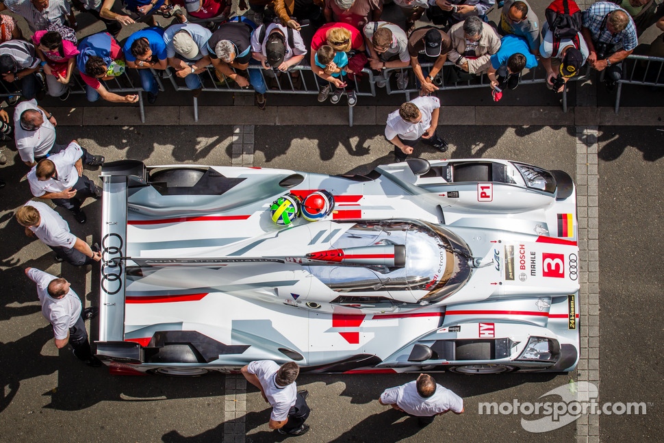 #3 Audi Sport Team Joest Audi R18 e-tron quattro enters scrutineering