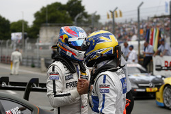 Robert Wickens, Mercedes AMG DTM-Team HWA, DTM Mercedes AMG C-Coupé, und Gary Paffett, Mercedes AMG