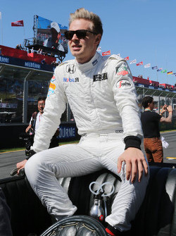 Kevin Magnussen, McLaren, bei der Fahrerparade