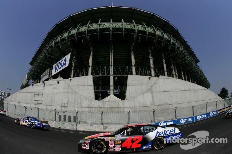 Juan Pablo Montoya corrió en la NASCAR Xfinity Series en Ciudad de México.