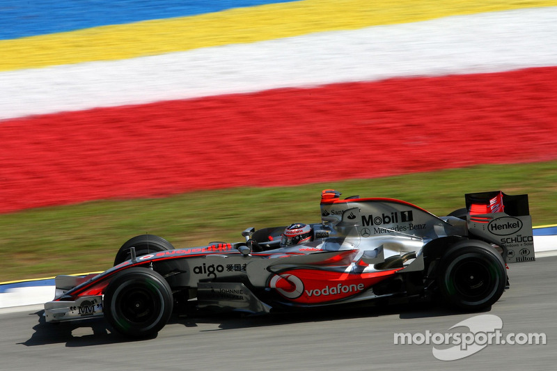 Фернандо Алонсо, McLaren Mercedes, MP4-22