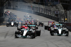 El inicio de la carrera, Lewis Hamilton, Mercedes AMG F1 Team