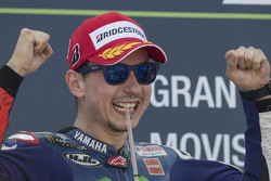 Jorge Lorenzo, Yamaha Factory Racing, festeggia la vittoria sul podio