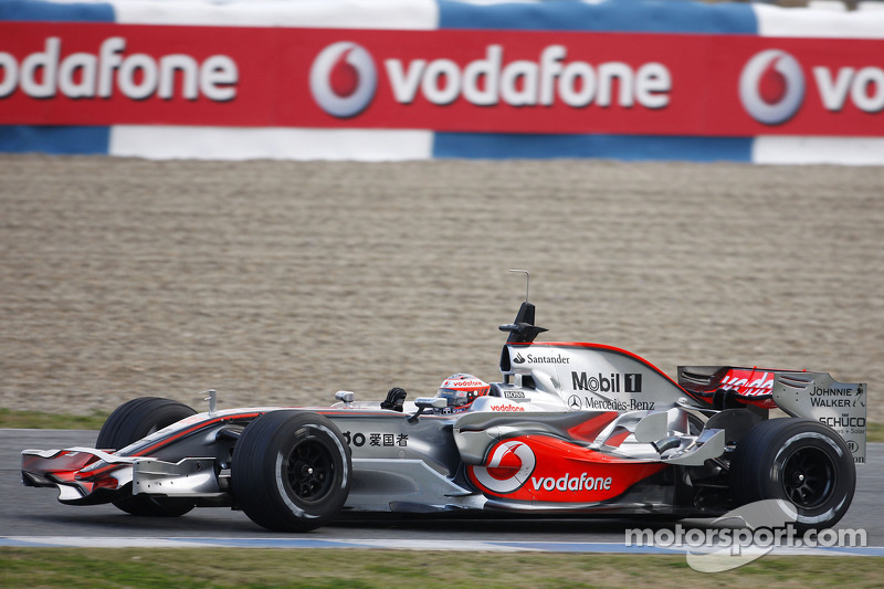 Heikki Kovalainen test ediyoryeni McLaren Mercedes MP4-23
