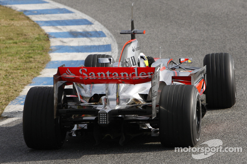 Pedro de la Rosa test ediyoryeni McLaren Mercedes MP4-23