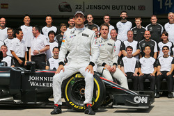 Jenson Button, McLaren e Stoffel Vandoorne, McLaren