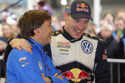 Jost Capito, Volkswagen-Sportchef, mit Jari-Matti Latvala, Volkswagen Motorsport